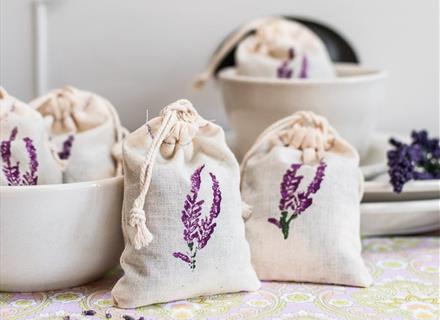 5 Ways to Use Lavender Bags Around Your Home